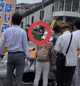 【速報】安倍元総理血を流して倒れる