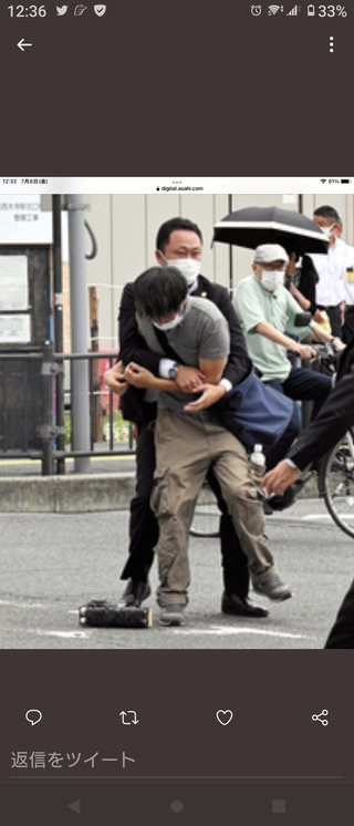 【速報】安倍元総理血を流して倒れる