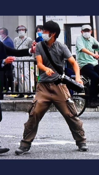 【速報】安倍元総理血を流して倒れる