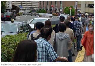 安倍元首相の献花台､1時間待ち･500mの長蛇の列…10代の参列者多数「信頼できる人だった」