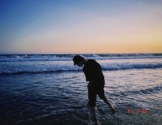 《BTSの推しの写真を貼り美しさにため息つく専用トピ》