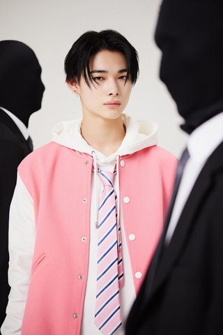 ピンクの服着た男って発達障害らしいな。