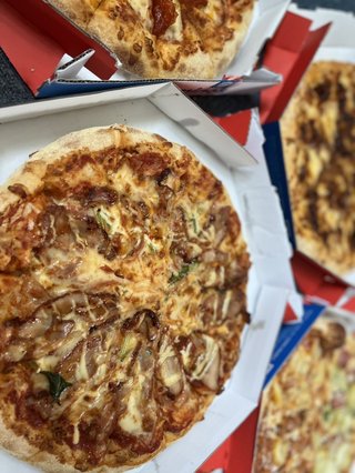 &#x{11:F8E2};なんでもいｰから&#x{11:F8E2};