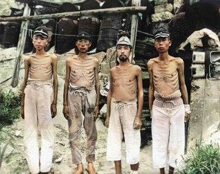 〈写真多数〉あばら骨がクッキリ浮き出た日本兵、強制収容所で体操する少女…カラー化した写真で