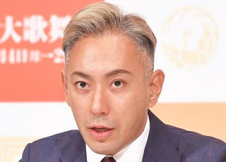 海老蔵　道で倒れていた男性に車止め、声掛け　周りは素通り、男性にも「少し憤り」