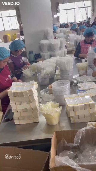 実は中国やつらはマスクを着用していない。撮影時のみマスク着用ww 