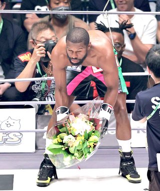 メイウェザーへの花束投げ捨てる「ごぼうの党」