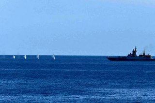 ロシアと中国の艦艇 日本海で機関銃射撃 大規模軍事演習の一環か