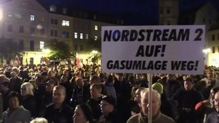ドイツ全土でエネルギー価格の上昇に耐え切れなくなった何十万人もの市民達が蜂起して反政府抗議活動