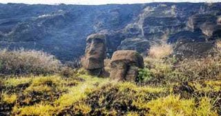 モアイ像に火事被害　炎が石像を石灰化させ、熱分解　チリ領のイースター島 