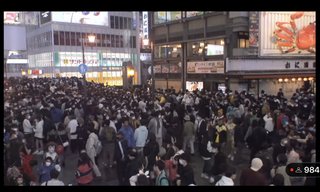 渋谷も人が多いけど、道頓堀もすごい人。