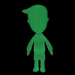 暗闇で光る「花輪クン」のソフビ発売　インパクト大の未彩色ビジュアルに「理解が追いつかない」