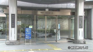 【速報】観光バスが横転事故　のり面にタイヤ乗り上げたか　1人心肺停止、3人重傷か　静岡・小山町