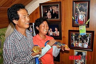 ｢耳にゴキブリが入る」畜舎やビニルハウスなどに住む貧困児童たち【韓国】