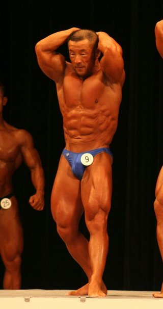 スイミングコーチの水着姿って目の保養になりますか？