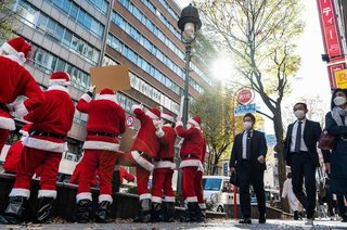 日本のヴィーガン団体が渋谷のケンタッキー前で営業妨害している様子が海外メディアによって拡散