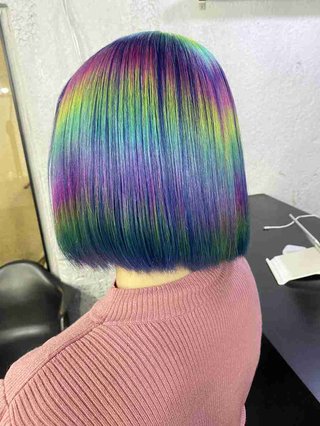 髪にオーロラかけた貴重映像が話題 美容師の“匠の技”に反響続々