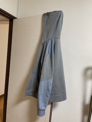 パーカーの干し方はこれでok？