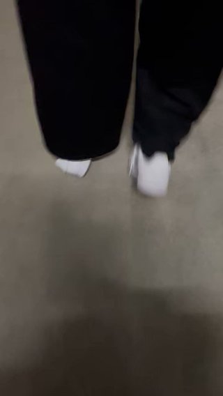 ワクチン後遺症歩行障害ジストニア  1年経って益々歩行状態悪くなる