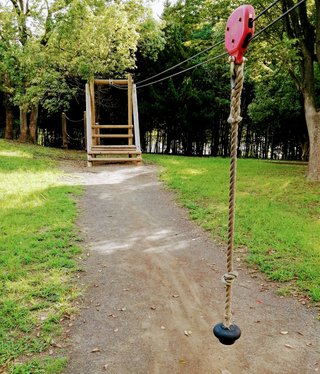 「ターザンロープ」で女児が指切断か　市は遊具使用を中止　大阪・岸和田市