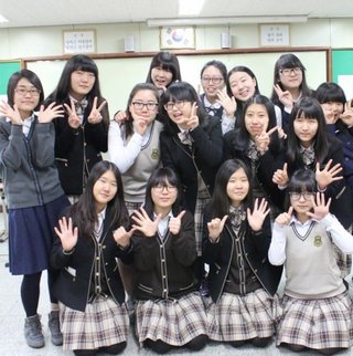 韓国の女子高生と日本の女子高生、比較すると絶望しない？