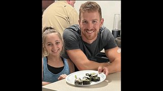 「8歳の身体をした23歳の女性」と交際中の男性　投げかけられる心ない言葉に反論