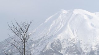 【北海道】羊蹄山「雪崩に巻き込まれた、息をしていない」外国人８人のパーティ、女性１人が心肺停止