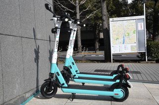 中国人の儲けの種・電動キックボード ww 