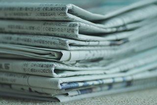 「日本の新聞」この1年で200万部以上も減少…ワクチン打って200万人が死亡？