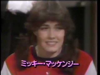今思い出したけど…水谷豊の最初のお嫁さんってアメリカ人の…
