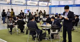 韓国人の「暮らしの満足度」38カ国中36位…児童虐待や独居老人が増加