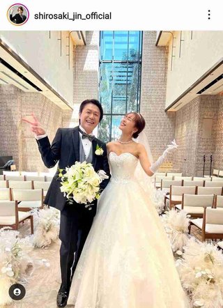 元“歌舞伎町ナンバー1ホスト”45歳・城咲仁、11歳年下の美人妻と結婚式を報告！