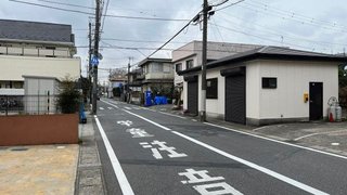 トラックが小1女児をはね脳挫傷などの重傷　運転手の男（60）を逮捕