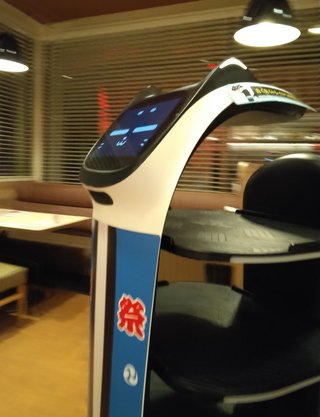 猫の配膳ロボットが可愛すぎてしんどい