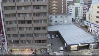 名古屋市中区で倒れた子ども2人を発見 マンションから転落したか