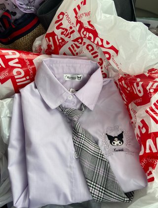 子供の参観日と懇談会が近々あるからあまり派手すぎない服を買ってきた