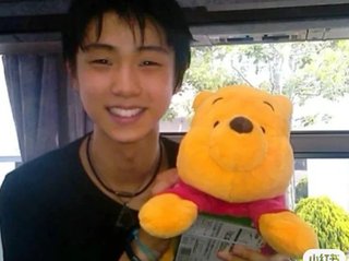 【悲報】羽生結弦(28)どんなに叩かれても止められないプーさん愛