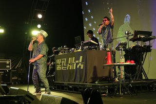 電気グルーヴ「富士山」で最後はお祭り騒ぎ！福岡「CIRCLE」初日