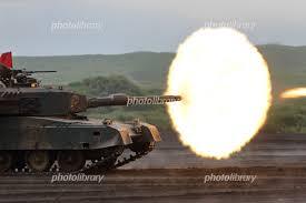 岸田一族「首相公邸」大ハシャギ写真　階段に寝そべり、総理会見ごっこ #週刊文春 