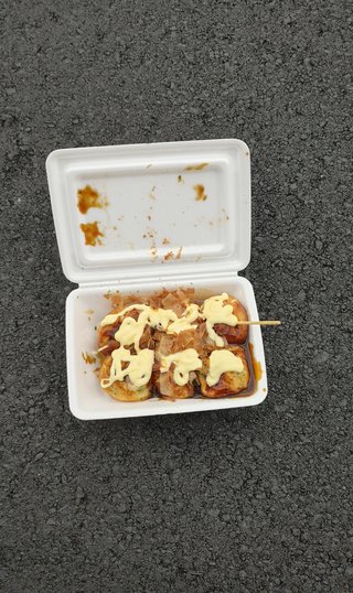 交差点でたこ焼き拾ったぁよ～！！
