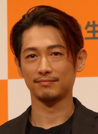 ディーン・フジオカ「左手親指の指先を切り落としてしまった」真っ赤に染まった指公開…ファンに動揺