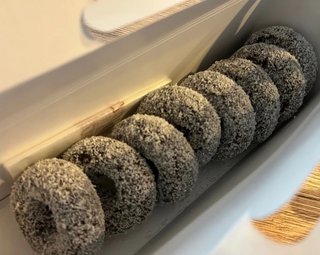 夫のお土産に妻「わーい！ミスド！」→箱を開けて困惑「は？え？」