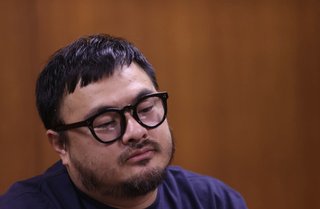 殴る蹴る、強制丸刈り…被害者告発！キャンドル氏、元事務所スタッフへの暴行と愛人囲み