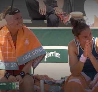 「恥を知れ！」全仏OP、加藤未唯の失格で“ほくそ笑んだ”対戦ペアの画像に非難が殺到！