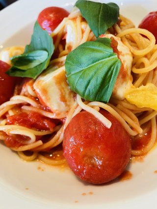 パスタはクリームソース派？トマトソース派？