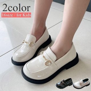 結婚式にスニーカーはあり？