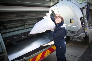 娘が下の人のようにゴミ収集車女子になるって言ったら？