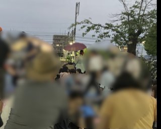 花火大会来たんだけど害児チャイナとと知障爺さんに席横取りされた。