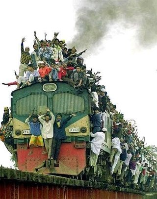 身動きとれないほどの人混み。怖い