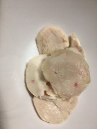 鶏胸肉のハムの赤い点